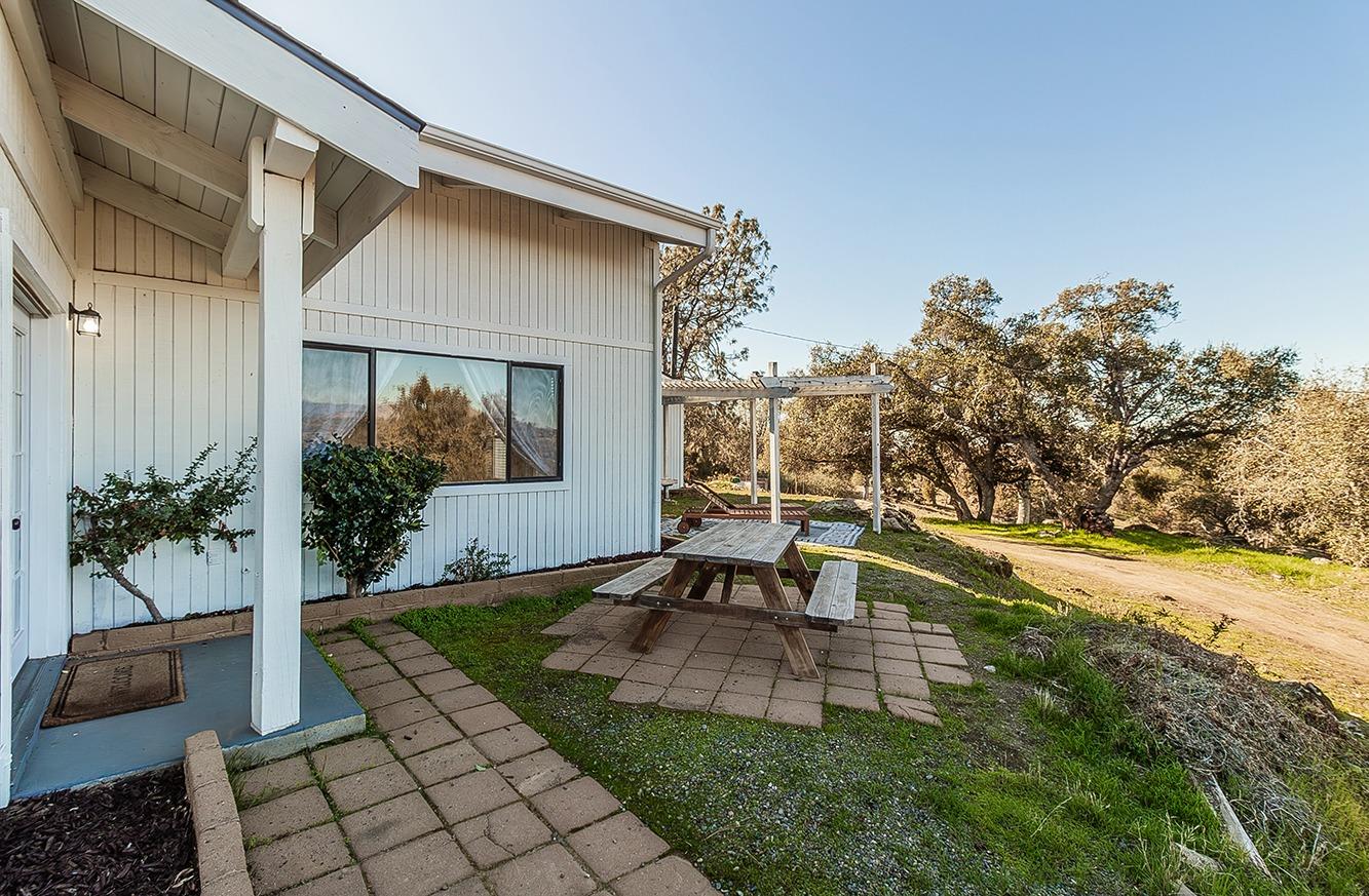 44075 Rocky Ridge Rd, Coarsegold, CA 93614