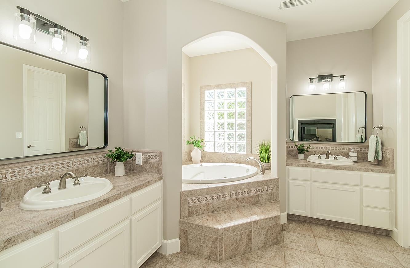 16695 Indianola Ave, Kingsburg, CA 93631