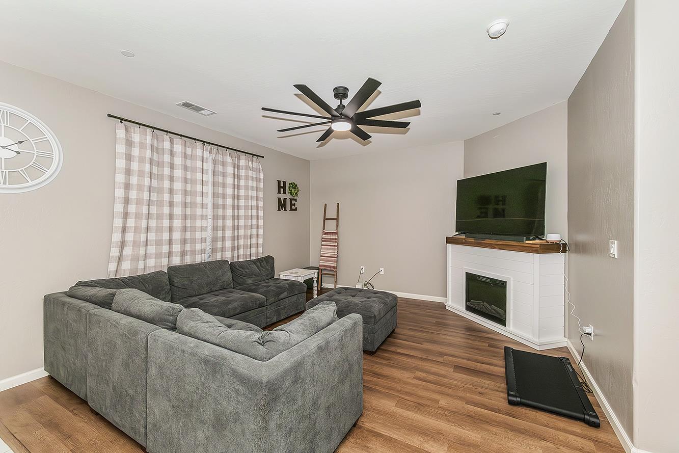 212 Panther St, Reedley, CA 93654