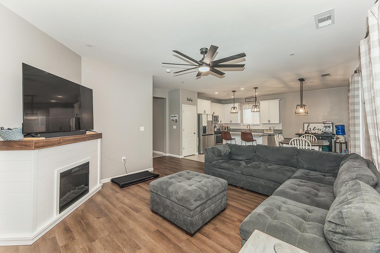 212 Panther St, Reedley, CA 93654