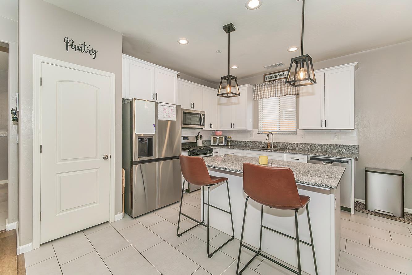 212 Panther St, Reedley, CA 93654