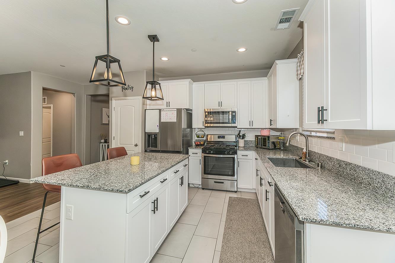 212 Panther St, Reedley, CA 93654
