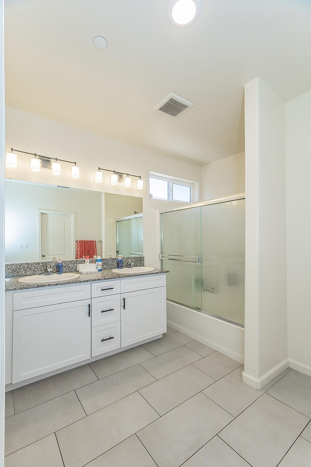 212 Panther St, Reedley, CA 93654