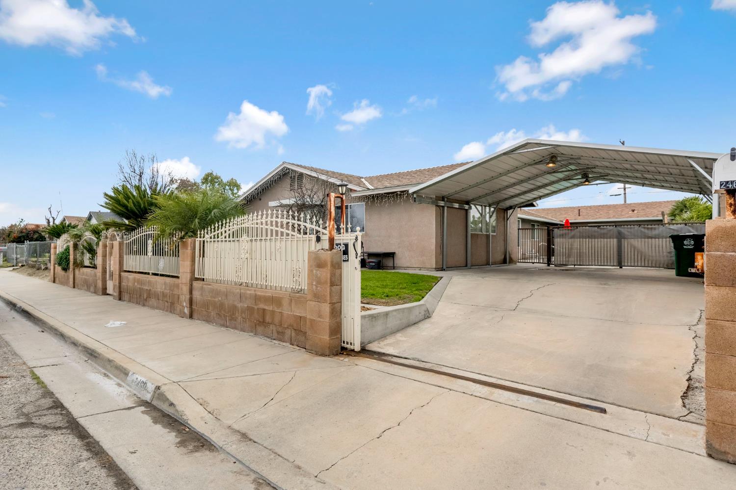 2469 Shaft St, Selma, CA 93662