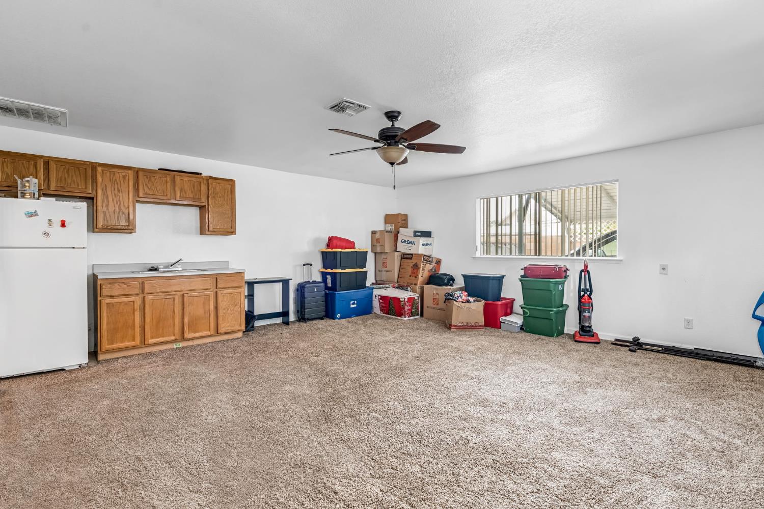 2469 Shaft St, Selma, CA 93662