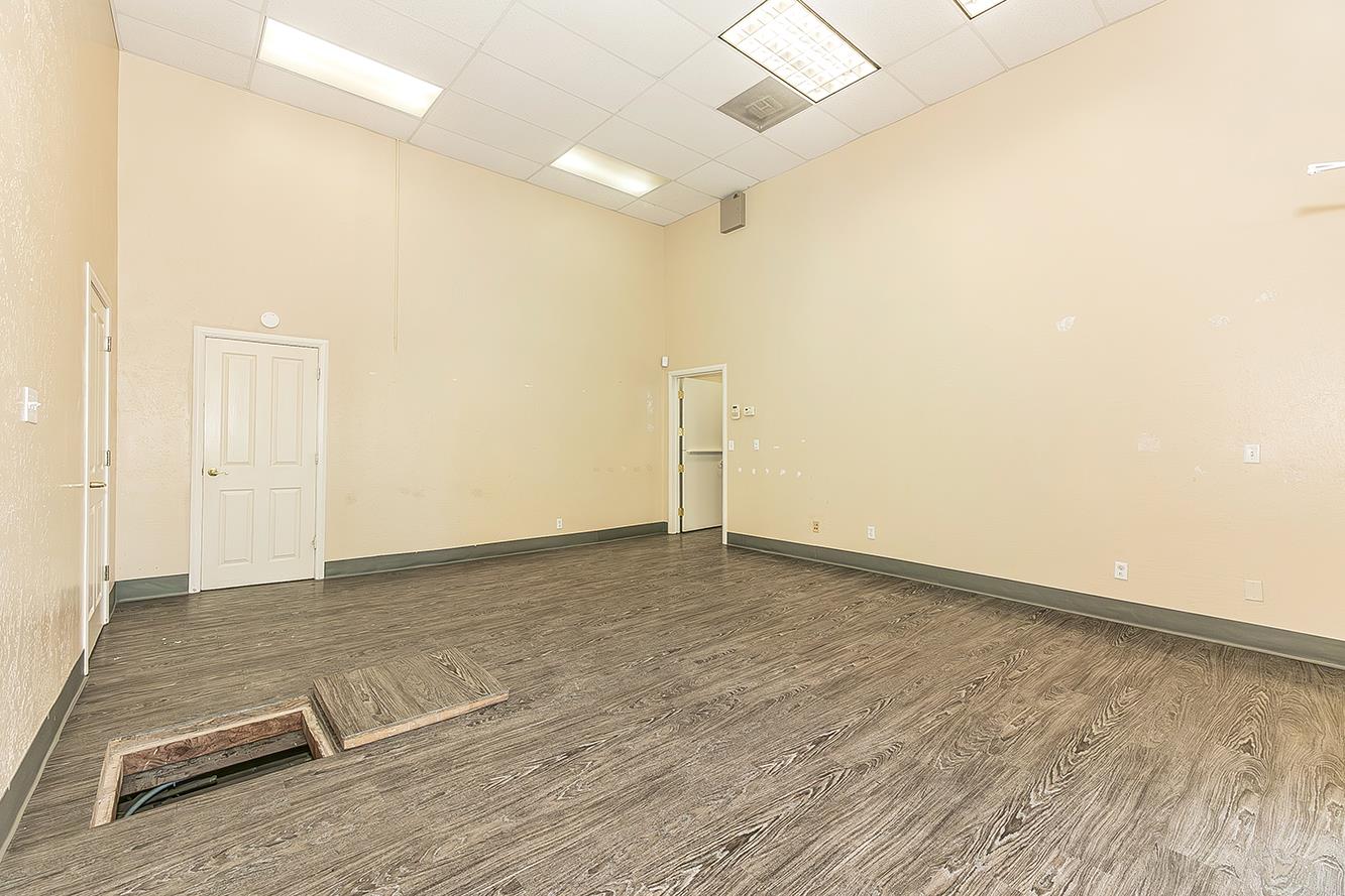 2056 2Nd St, Selma, CA 93662