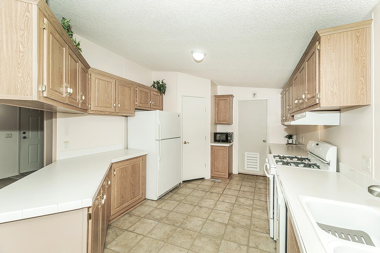 1551 6th Ave #35, Kingsburg, CA 93631