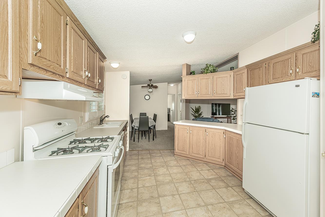 1551 6th Ave #35, Kingsburg, CA 93631