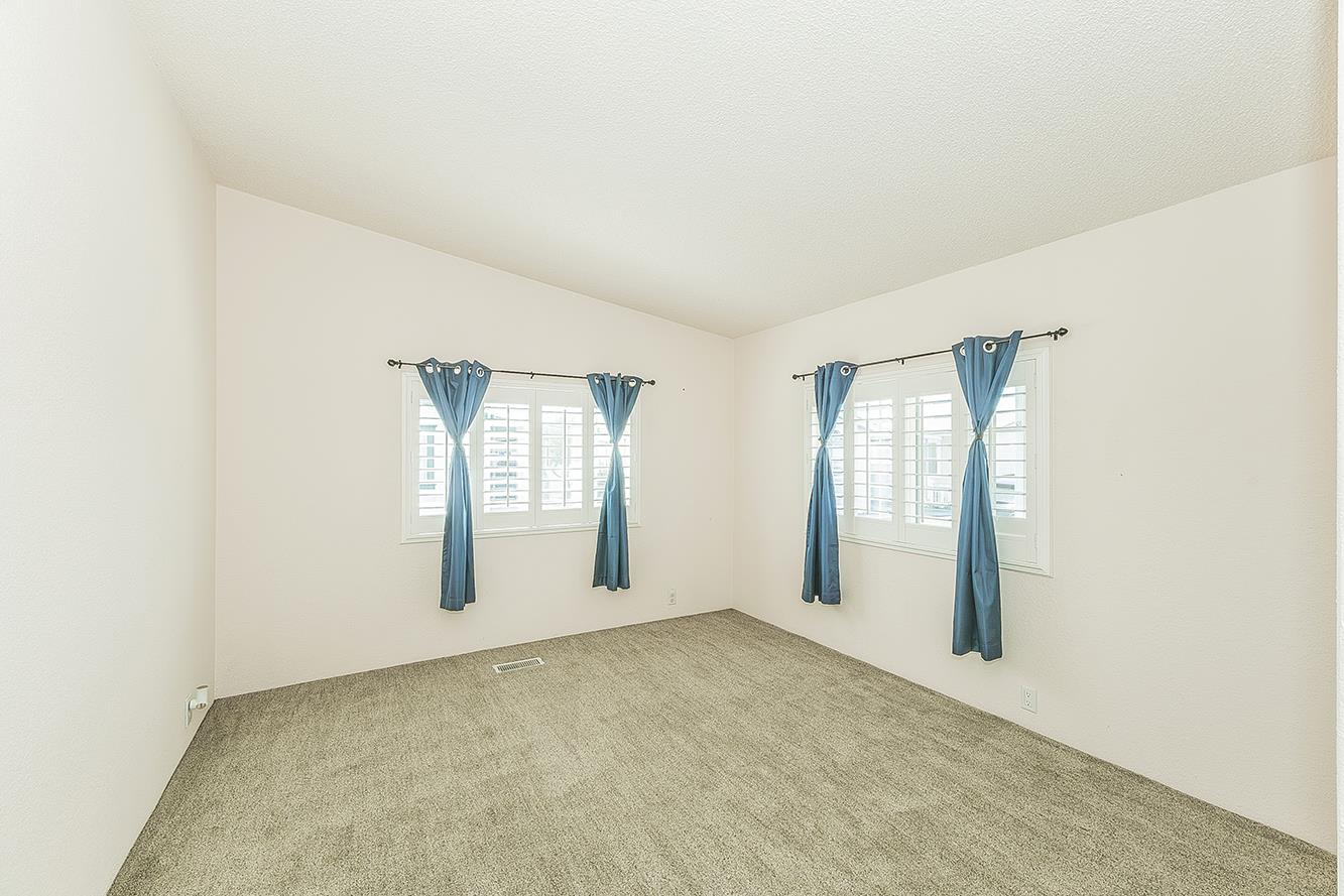 1551 6th Ave #35, Kingsburg, CA 93631