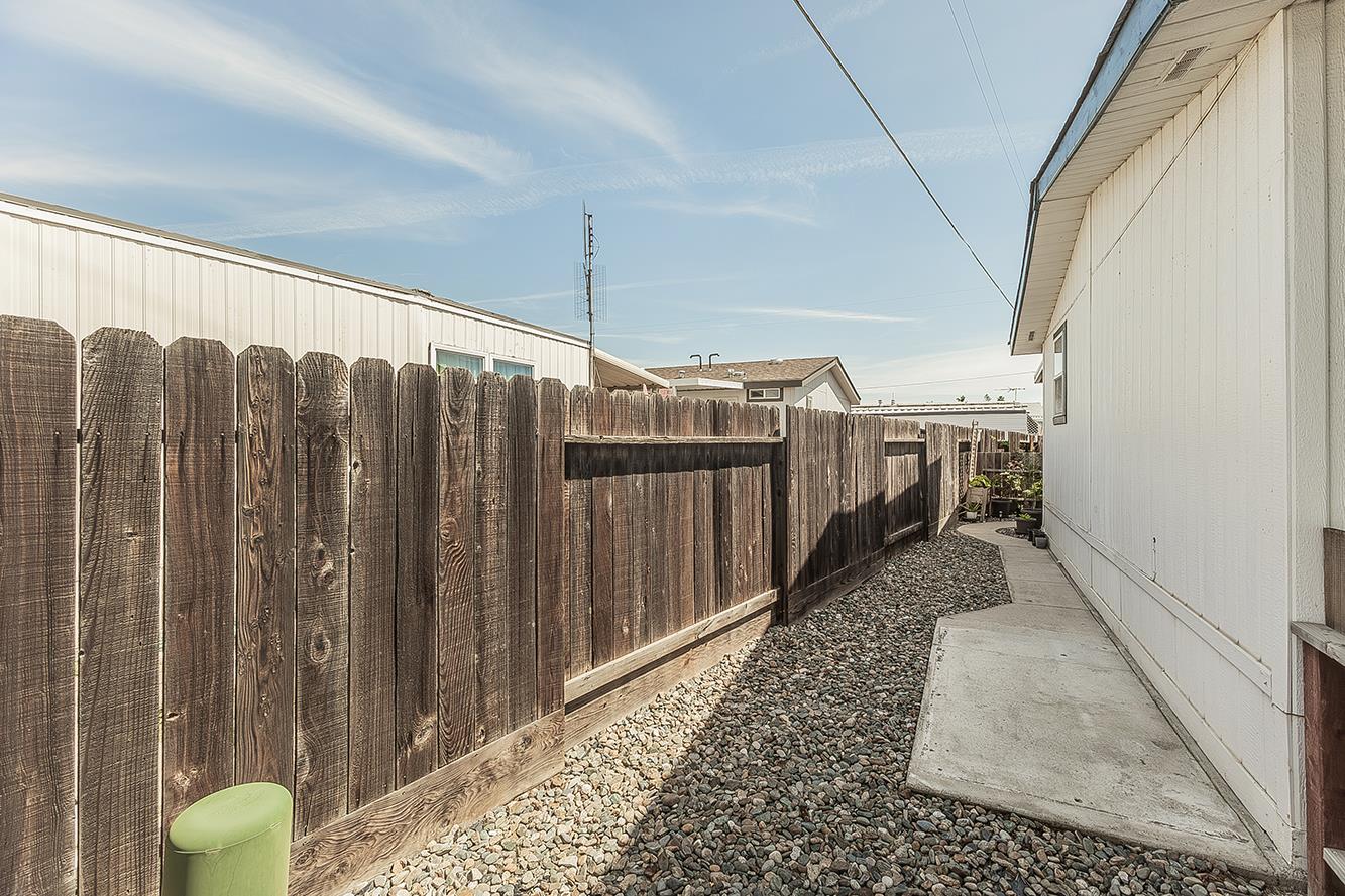 1551 6th Ave #35, Kingsburg, CA 93631